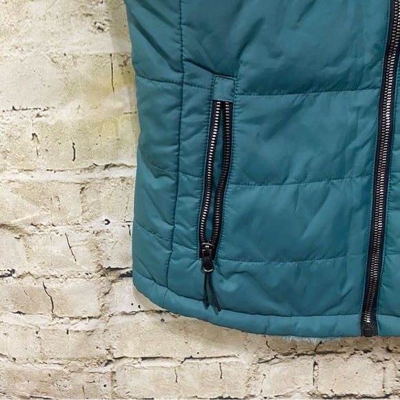 Free Country Green Free Cycle Clouds Lite Reversible Sherpa Vest - Picture 4 of 7